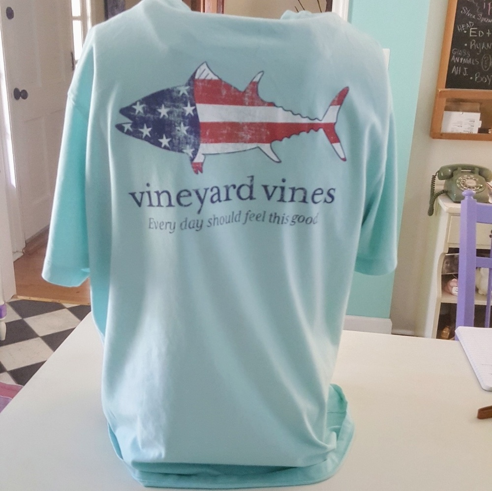 Vineyard Vines Tee